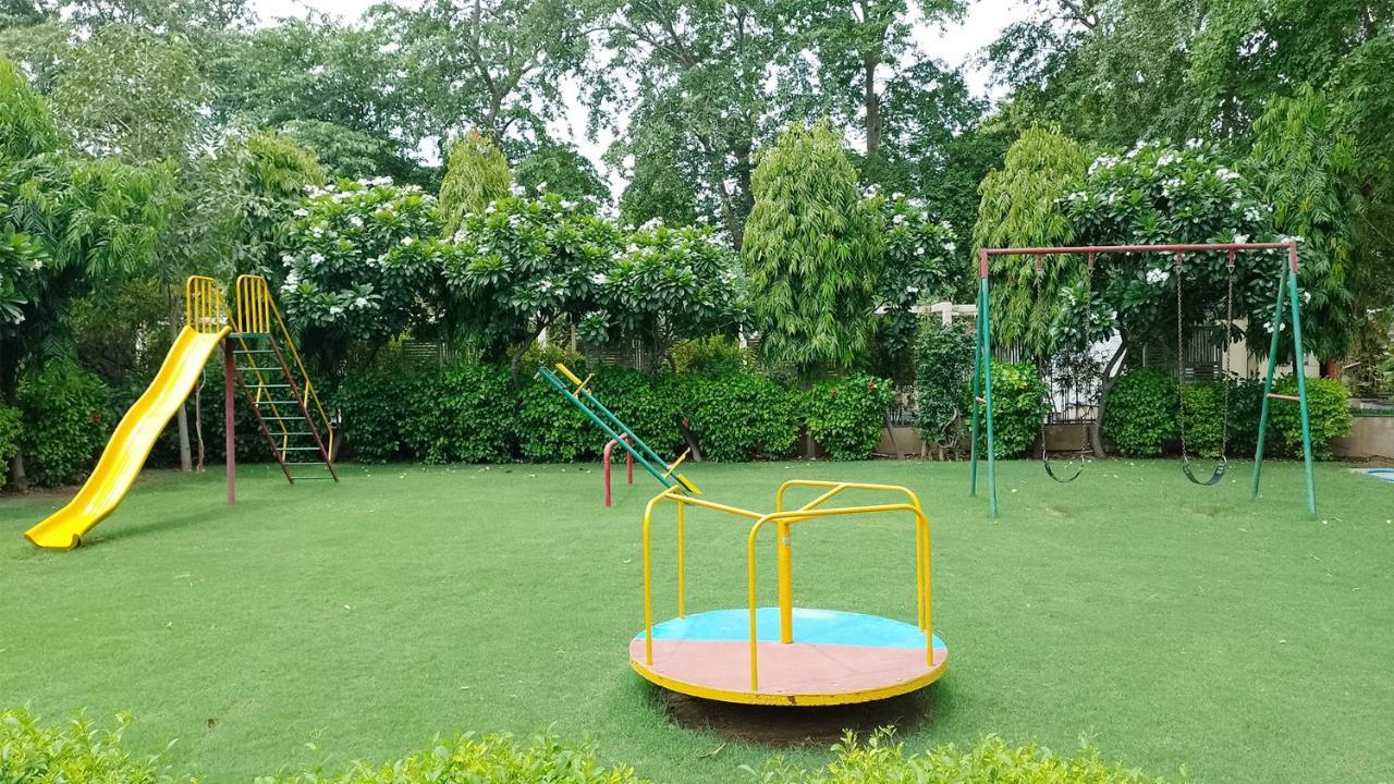 ホテル Goa Country Club グルガウン エクステリア 写真