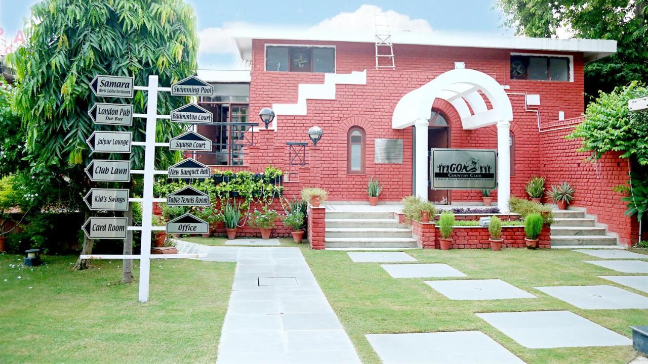 ホテル Goa Country Club グルガウン エクステリア 写真