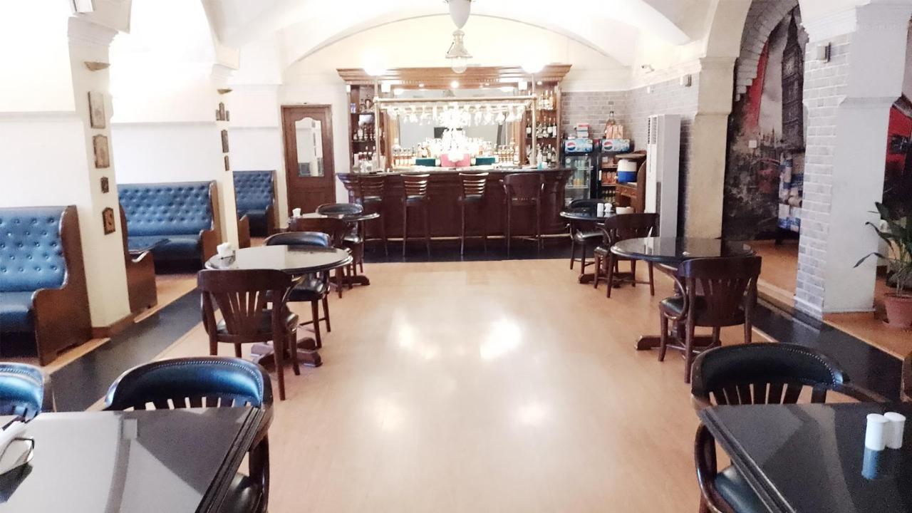 ホテル Goa Country Club グルガウン エクステリア 写真