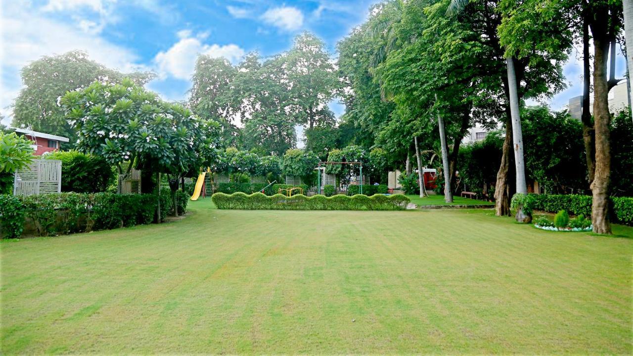 ホテル Goa Country Club グルガウン エクステリア 写真