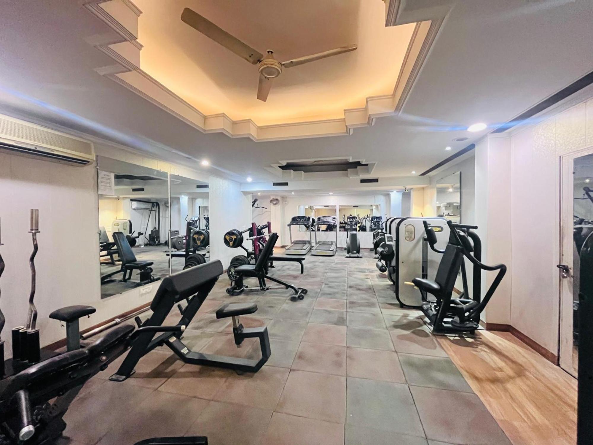 ホテル Goa Country Club グルガウン エクステリア 写真