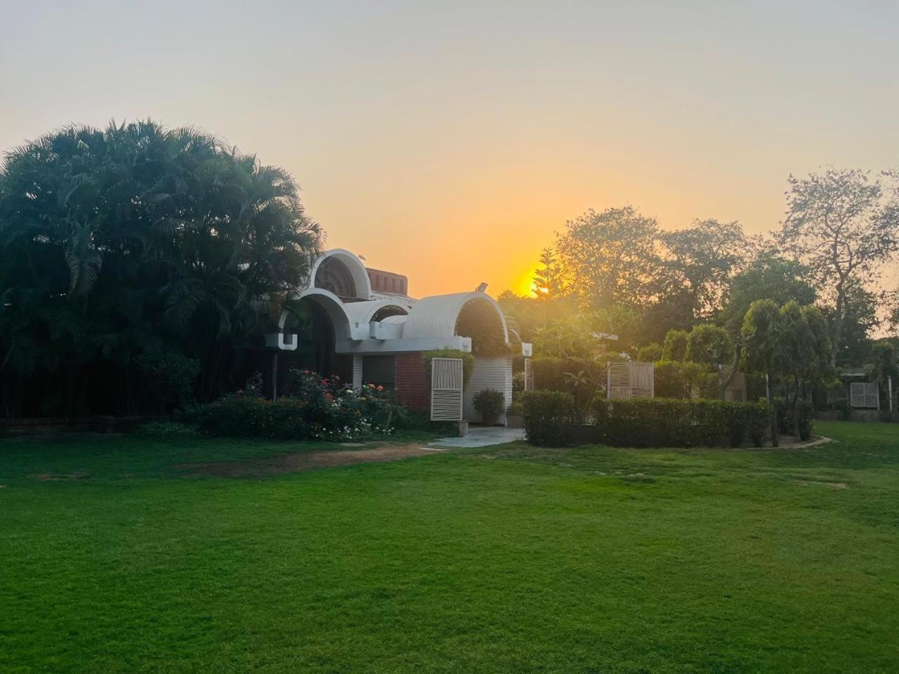 ホテル Goa Country Club グルガウン エクステリア 写真