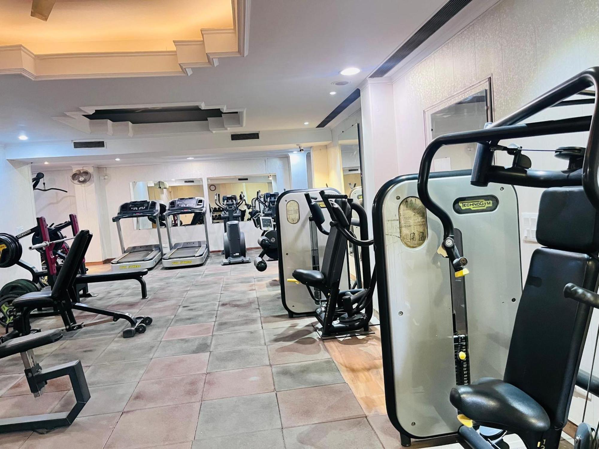 ホテル Goa Country Club グルガウン エクステリア 写真